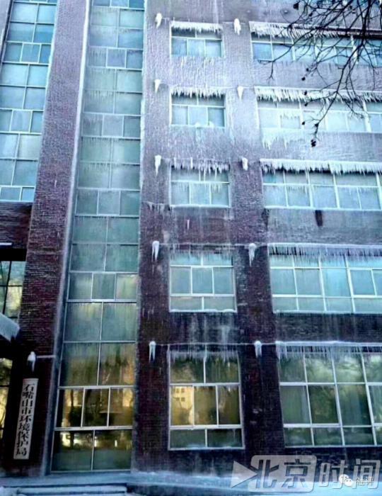 三亿体育-周杰伦新歌《等你下课》完整版歌词 这些歌词隐藏暗恋