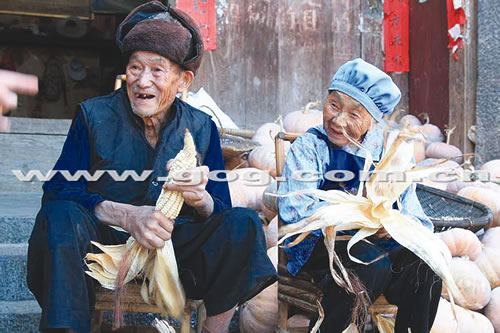 三亿体育手机版_西畴多部门联合深入烟花爆竹销售点除火患(图3) 三亿体育手机版