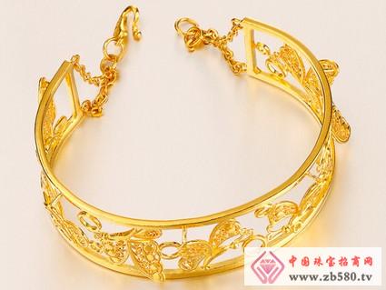 女孩掉入洪流 消防成功救援“三亿体育”(图2) 三亿体育官网