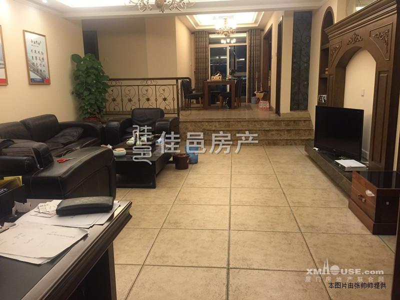 “三亿体育官网”约翰尼·德普又双叒叕去看望小朋友了 这些超级英雄不仅厉害还很暖心(图4) 三亿体育